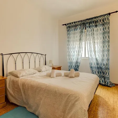 Sleeps 4 Wifi Армасан-де-Пера